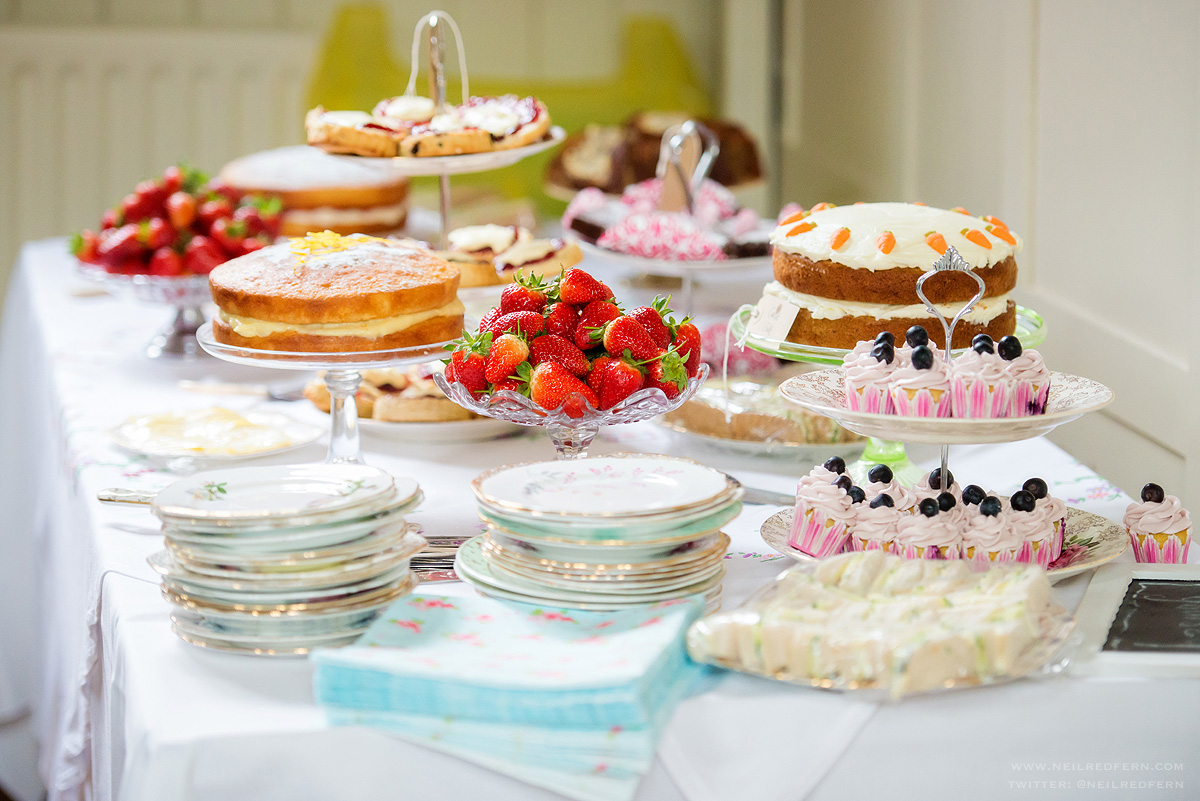 Vintage wedding cakes book